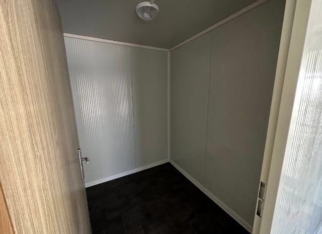 CONTENEDOR DE OFICINA /  21 M²