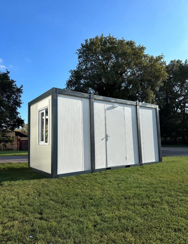 CASA CONTENEDOR / OFICINA de 14,40 M²