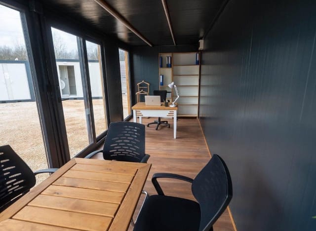 CONTENEDOR DE OFICINA O DE VENTAS / 6,00 m x 2,40 m