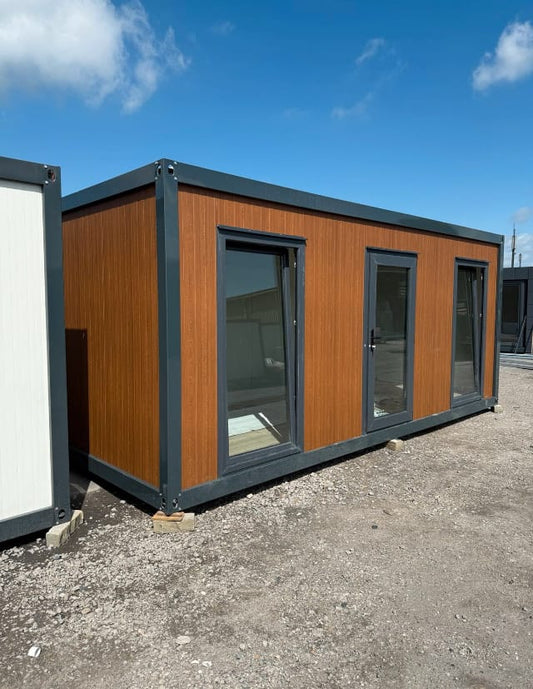 CONTENEDOR MODULAR / OFICINA / CASA / 6,0 m x  2,4 m