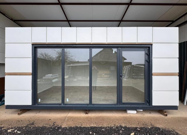 CONTENEDOR DE OFICINA / CASA / 6 m x 3 m