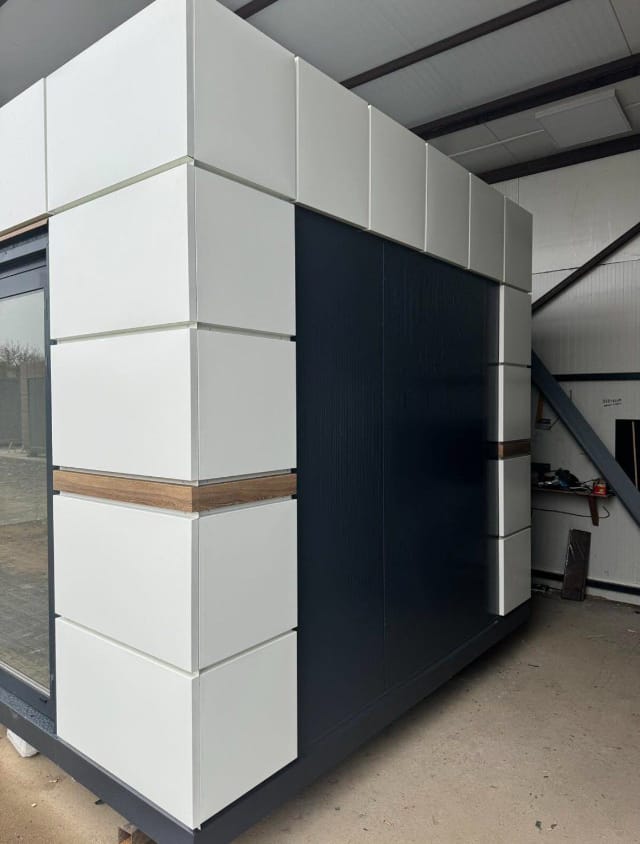 CONTENEDOR DE OFICINA / CASA / 6 m x 3 m