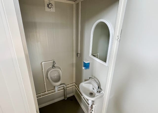 CONTENEDOR DE BAÑOS / WC y URINARIO