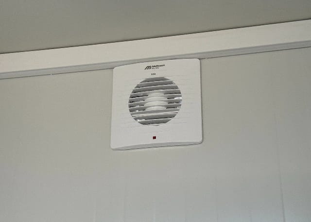 CONTENEDOR DE BAÑOS / WC y URINARIO