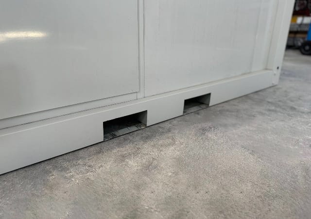 CONTENEDOR WC Y DUCHA / 130 x 220