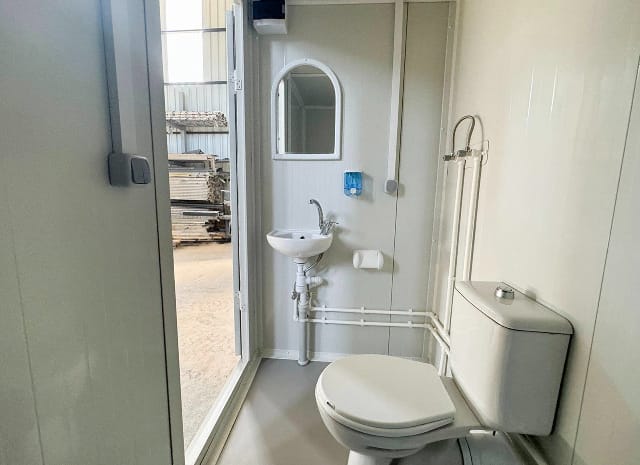 CONTENEDOR WC Y DUCHA / 130 x 220