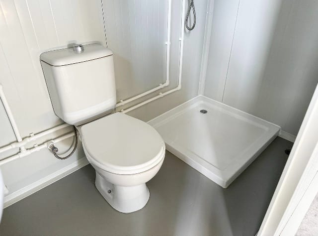 CONTENEDOR WC Y DUCHA / 130 x 220