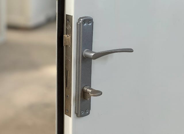 CONTENEDOR WC Y DUCHA / 130 x 220